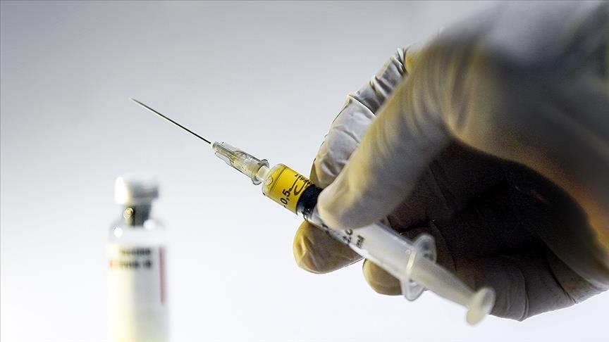 افراد بالای ٦٠ سال البرز دوز یادآور واکسن کرونا را تزریق کنند
