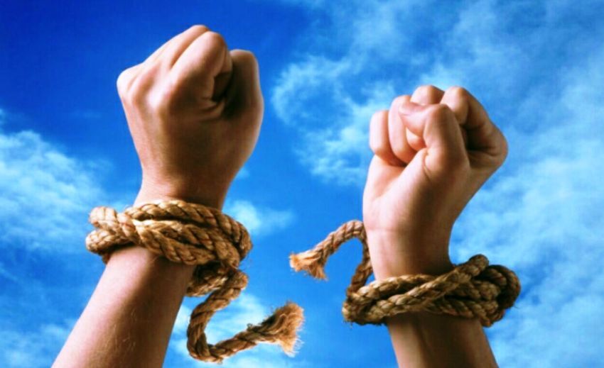 آزادی مددجوی محکوم به قصاص پس از ۱۷ سال حبس از زندان کرج