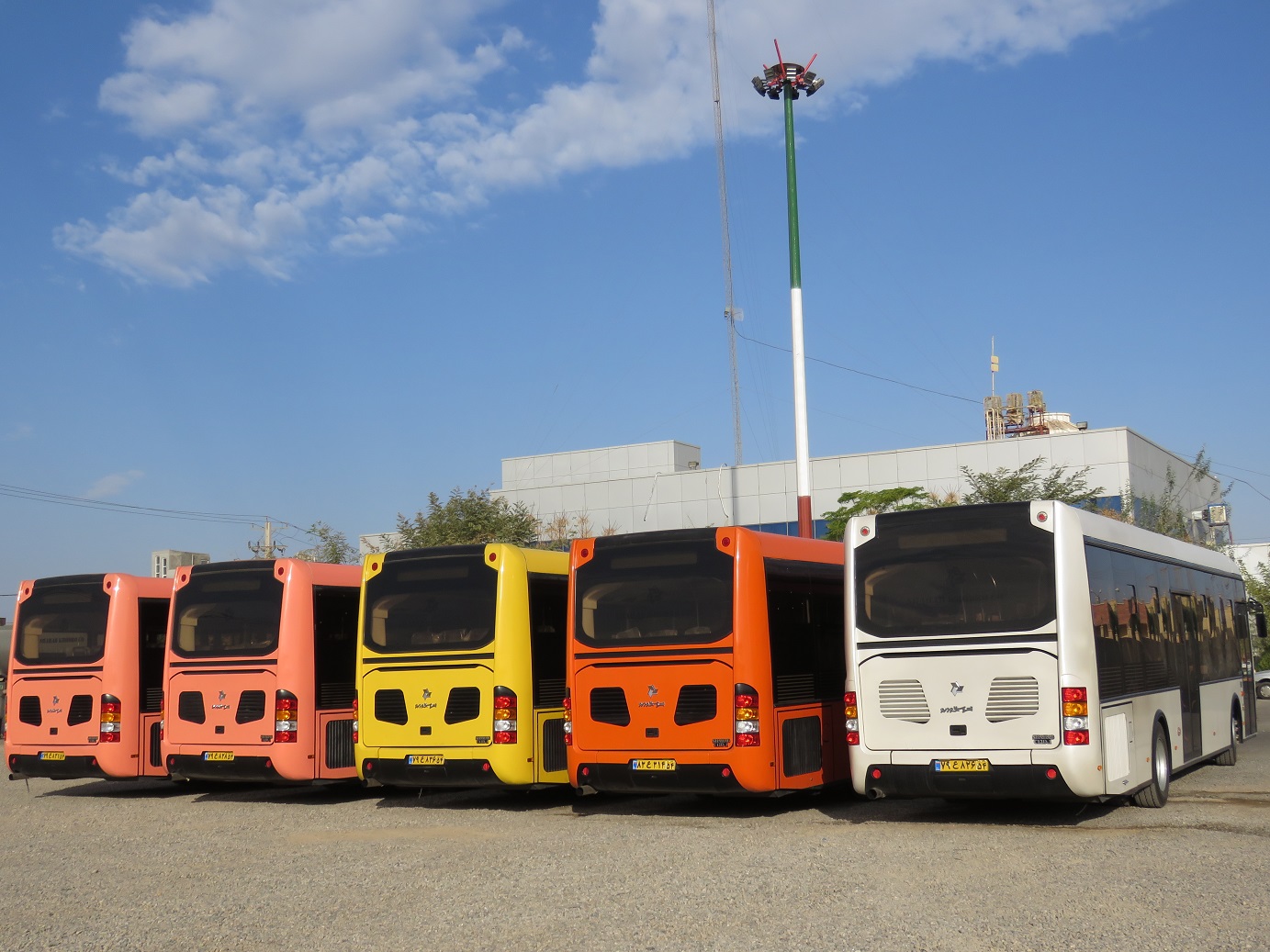 اجرای نهضت حمل نقل عمومی طی سال ۱۴۰۲ در کرج با تزریق ۷۵ ون و ۱۲۰ اتوبوس