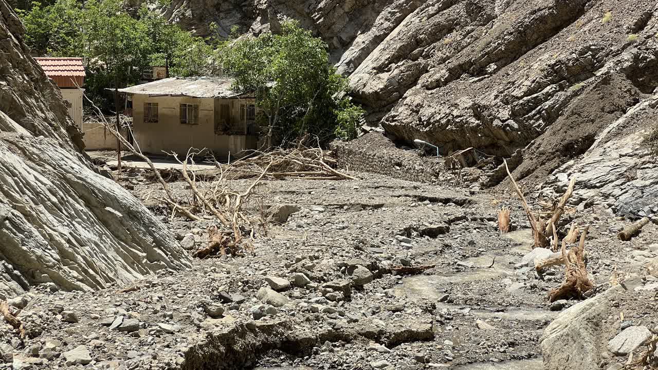 یک واحد مسکن روستایی در سیل پنج‌شنبه چالوس تخریب شد
