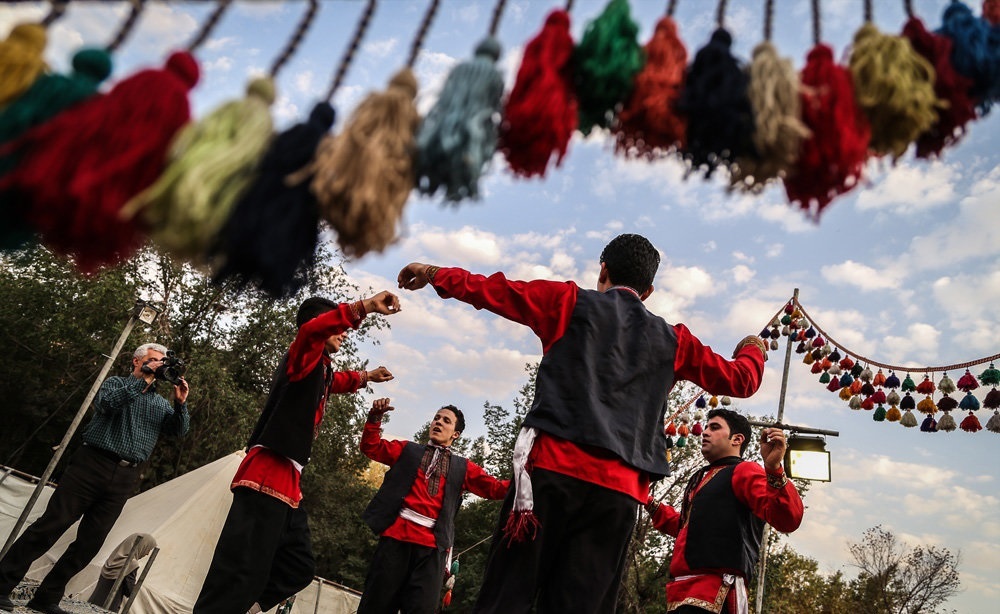 برپایی جشنواره اقوام و صنایع دستی با  ۵۰ غرفه در فردیس