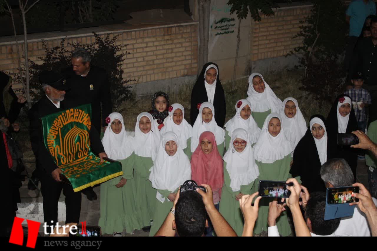 استقبال پرشور مردم شهرک پیام از پرچم امام رضا (ع)