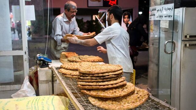 نانوایی‌های متخلف البرز در تنور گرانفروشی و کم فروشی به مردم می‌سوزند