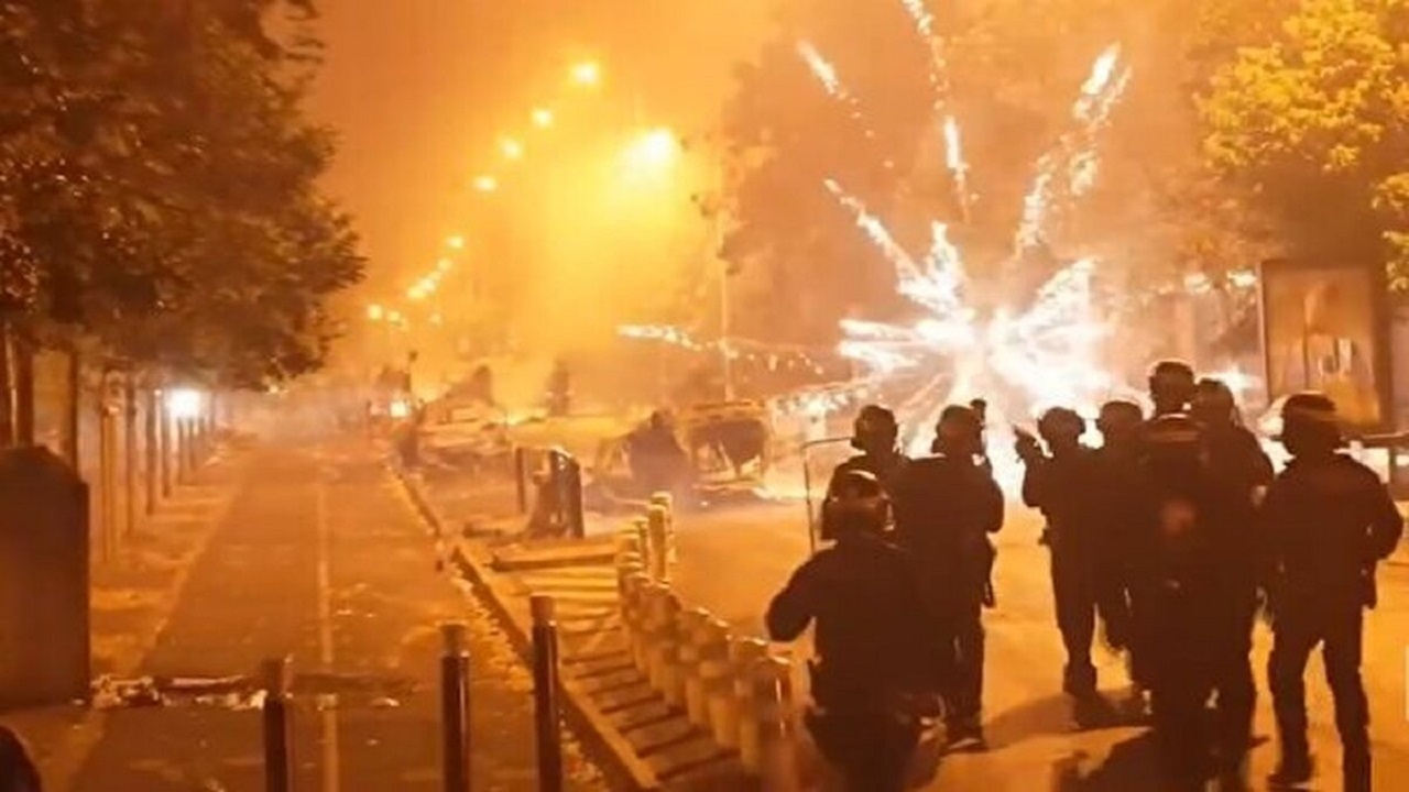 سلبریتی‌هایی که علیه ایران یقه چاک دادند در اعتراضات فرانسه سکوت کردند