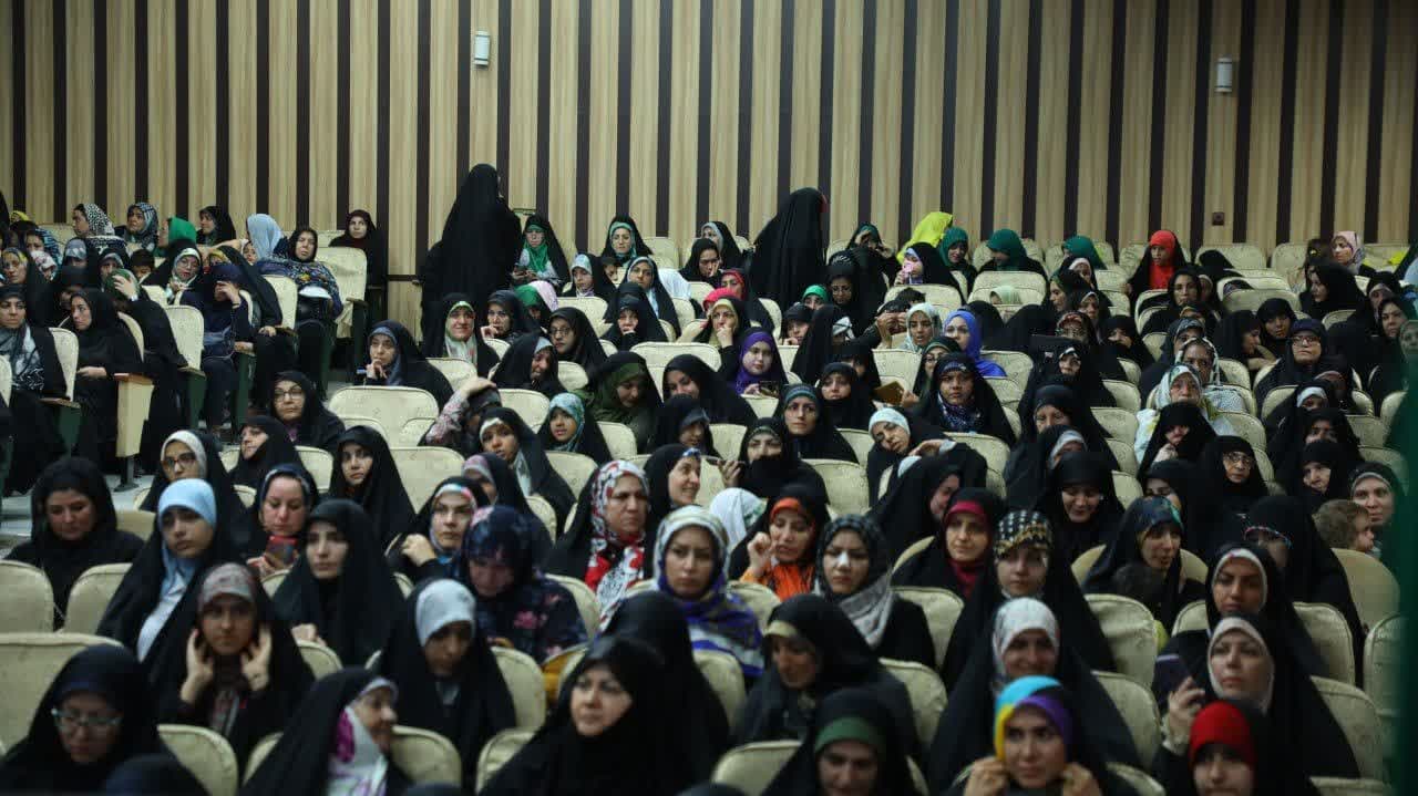 اولین همایش حامیان عفاف و حجاب ِ البرز در کرج برگزار شد + تصاویر