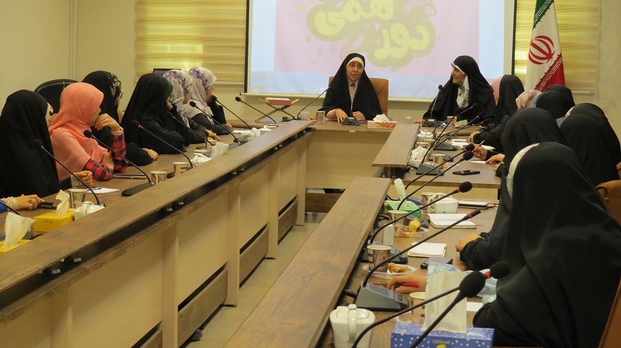 دورهمی دخترانهِ حجاب در دانشگاه آزاد کرج برگزار شد+ تصاویر