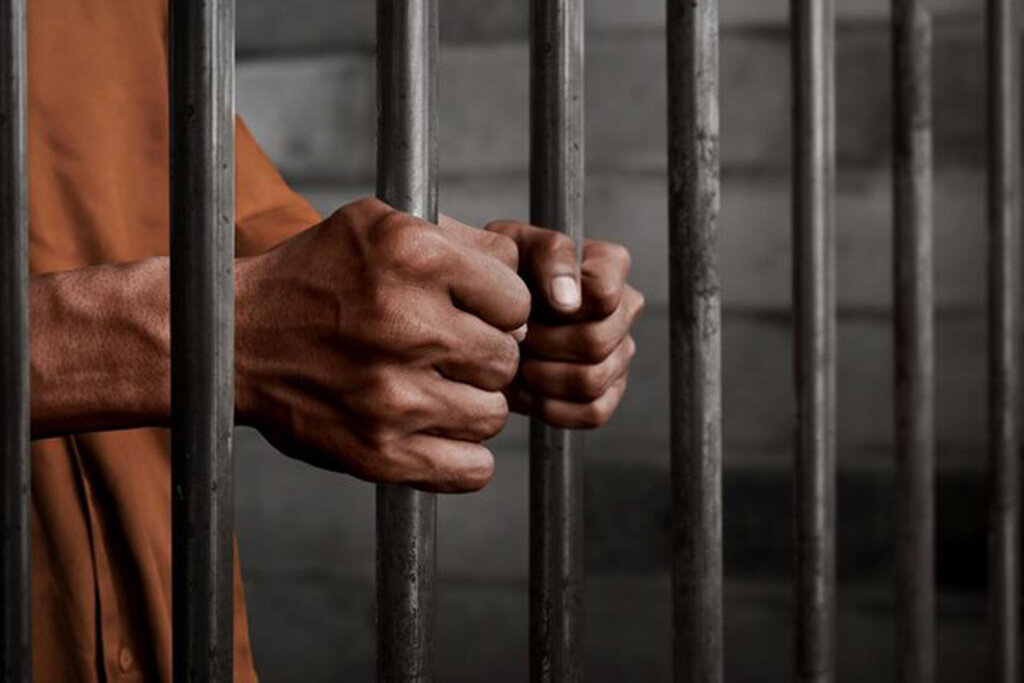 بررسی مشکلات قضایی ۱۰۰ زندانی بی‌ملاقاتی در ندامتگاه فردیس