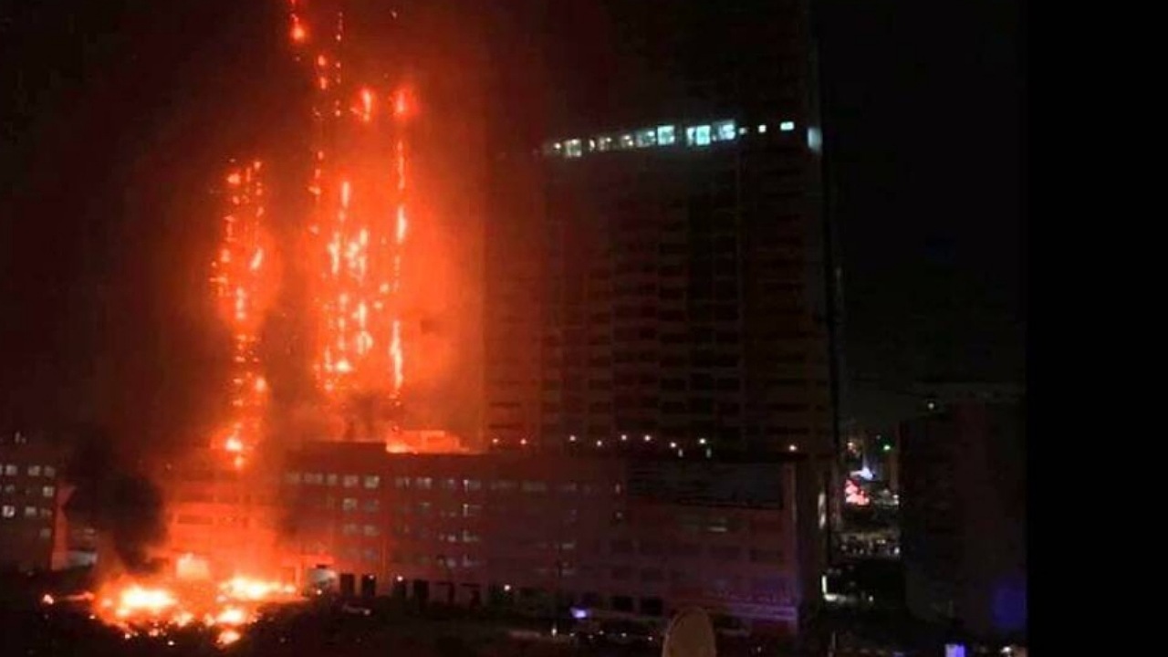 آتش‌سوزی برج تجاری در کرج هفت مصدوم داشت؛ ۷۰ نفر نجات یافتند