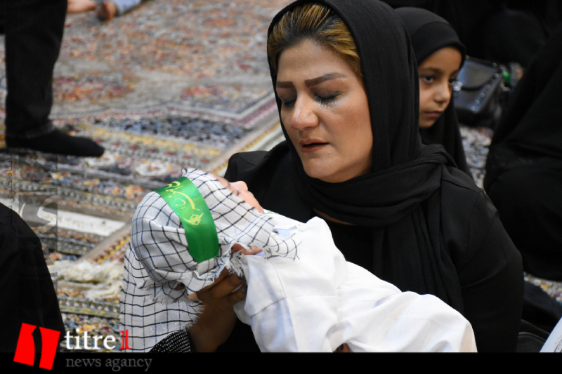 همایش شیرخوارگان حسینی در کرج/ هم‌نوایی مادران با علی اصغر(ع)