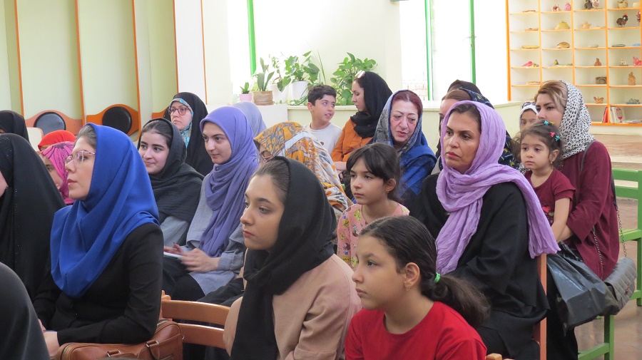 نشست آشنایی با اصول اولیه قصه‌گویی در کرج برگزار شد + تصاویر
