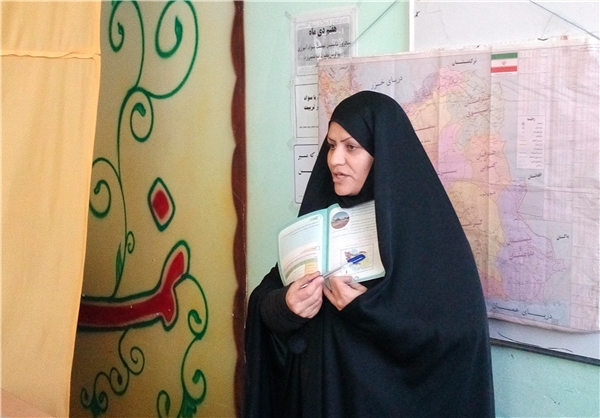 ایران داعیه‌دار سوادآموزی به اتباع