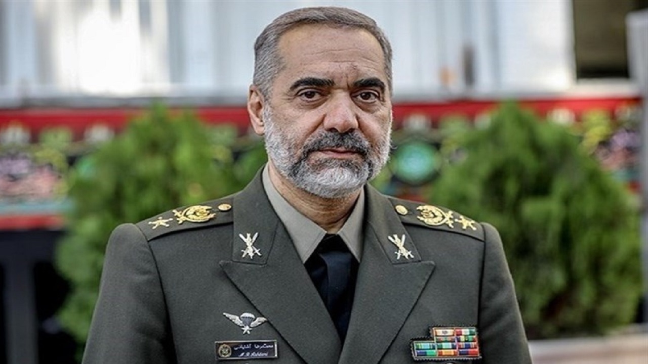 واکنش وزیر دفاع به سرقت نفت ایران
