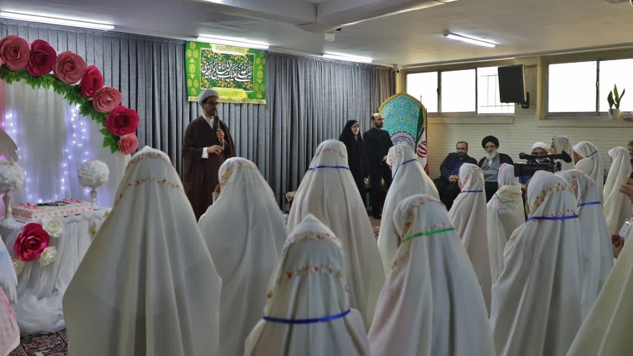 برگزاری جشن تکلیف دختران تحت پوشش کمیته امداد امام در البرز