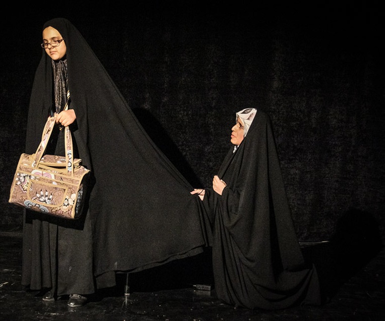 هنرمندان تئاترِ البرز به تهران پرکشیدند