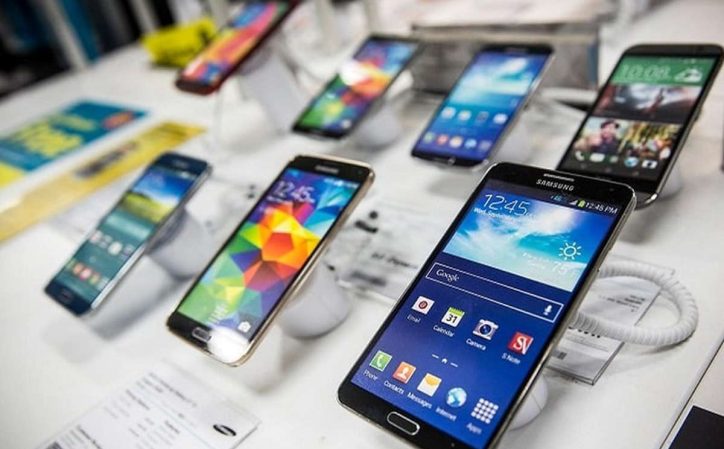 واردات ۱.۹ میلیارد دلار گوشی تلفن همراه