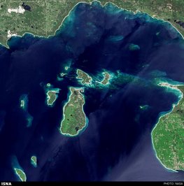 مجموعه‌ای از تصاویر کوچک در بخشهای شمالی دریاچه میشیگان از منظر ماهواره لندست 8