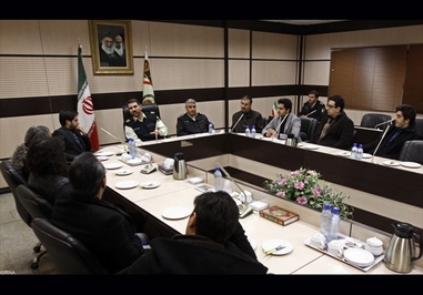 دیدار تعدادی از خوانندگان پاپ کشور با فرمانده پلیس تهران