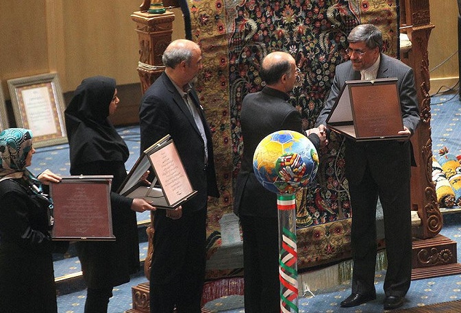 آثار فرهنگی هنری ایران ویژه جام جهانی 2014رونمایی شد