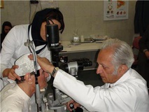 کرسی پژوهشی «توسعه علوم جدید در چشم پزشکی» به استاد خدادوست اعطا شد