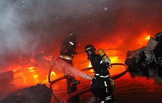 آتش سوزی بامدادی فروشگاه ماهی های تزئینی در کرج