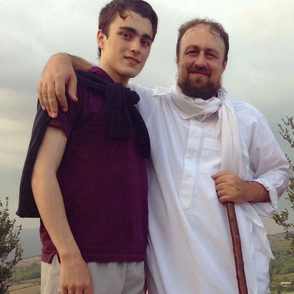 عکس/ حسن خمینی و پسرش در کوهنوردی