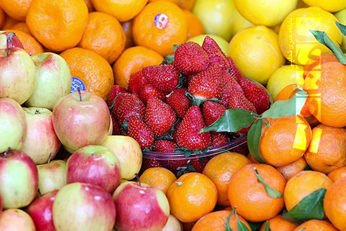 سیب و پرتقال با کیفیت مناسب و قیمت ارزان در 40 منطقه از کرج توزیع می شود/ افزایش قیمت در کمترین حد است