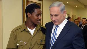 دیدار نتانیاهو با رهبران یهودیان اتیوبی تبار و سرباز کتک خورده سیاه پوست بعد از رسانه ای شدن تظاهرات/ برابری نژادی یا تبلیغات رسانه ای؟