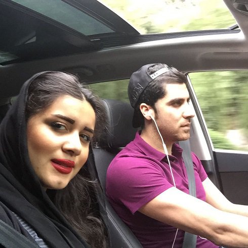 شهرام محمودی و همسرش در جاده چالوس