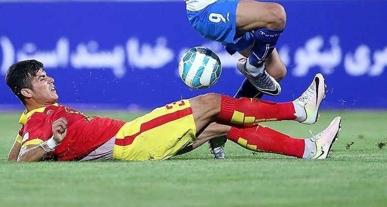 جدال نفتی‌های فوتبال ایران در ورزشگاه خالی/ دوئل خداداد و کمالوند در مشهد