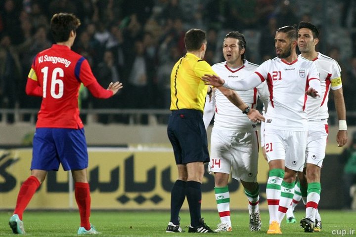 //سایت کره ای: به تیم ملی ایران گفته شده بازی روز سه شنبه را نبرند تا موجب شادی مردم فراهم نشود