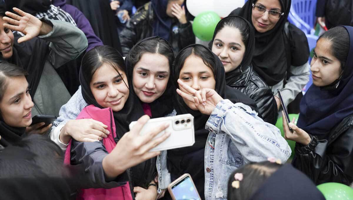 فرزندان ایران به آغوش انقلاب بازمی‌گردند