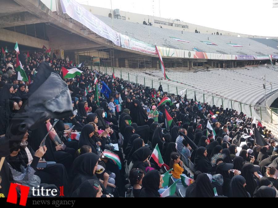 اجتماع بزرگ دختران انقلاب در ورزشگاه آزادی