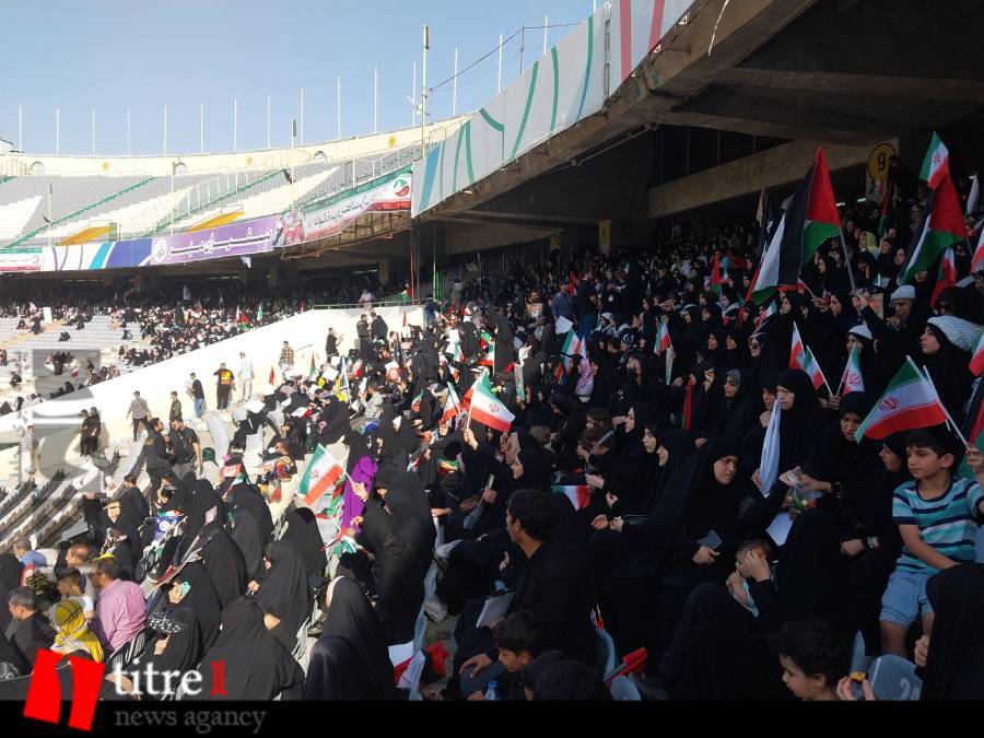 اجتماع بزرگ دختران انقلاب در ورزشگاه آزادی