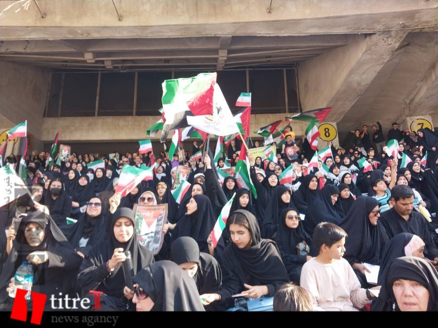 اجتماع بزرگ دختران انقلاب در ورزشگاه آزادی