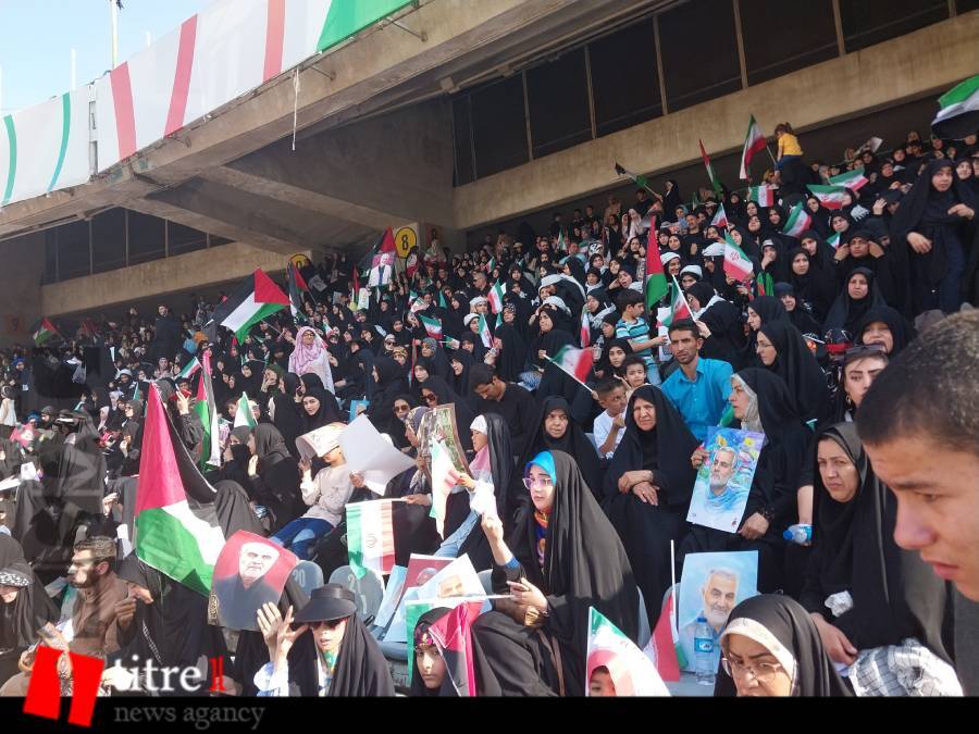 اجتماع بزرگ دختران انقلاب در ورزشگاه آزادی