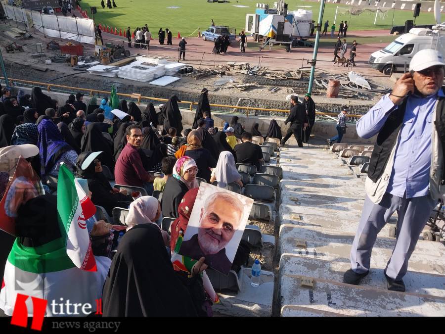 اجتماع بزرگ دختران انقلاب در ورزشگاه آزادی